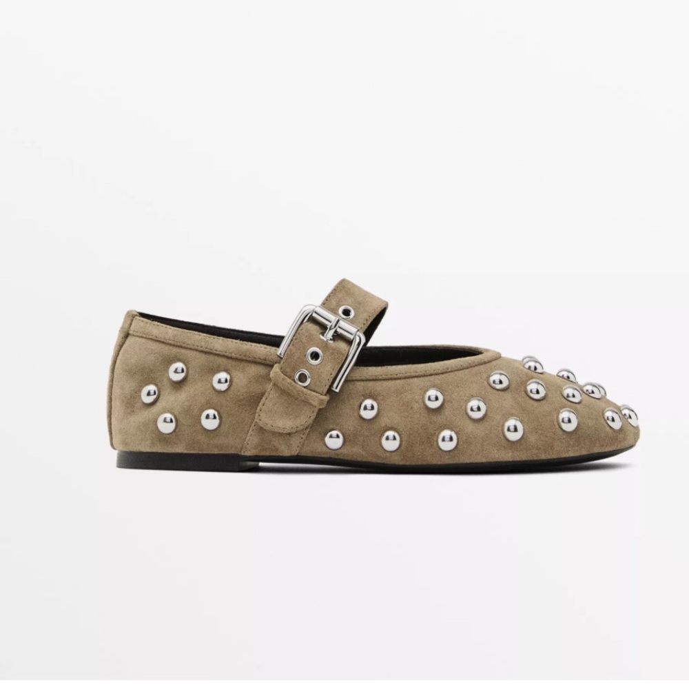Studded split leather ballet flats · Camel